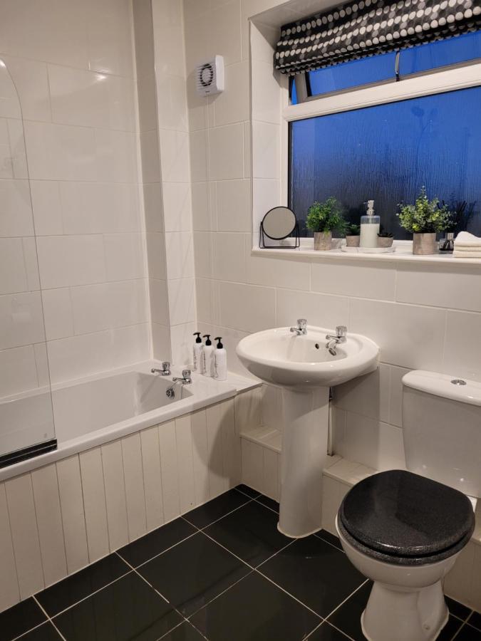 4-Bedroom Home Near Ema, Sleeps 6 Castle Donington Exterior photo